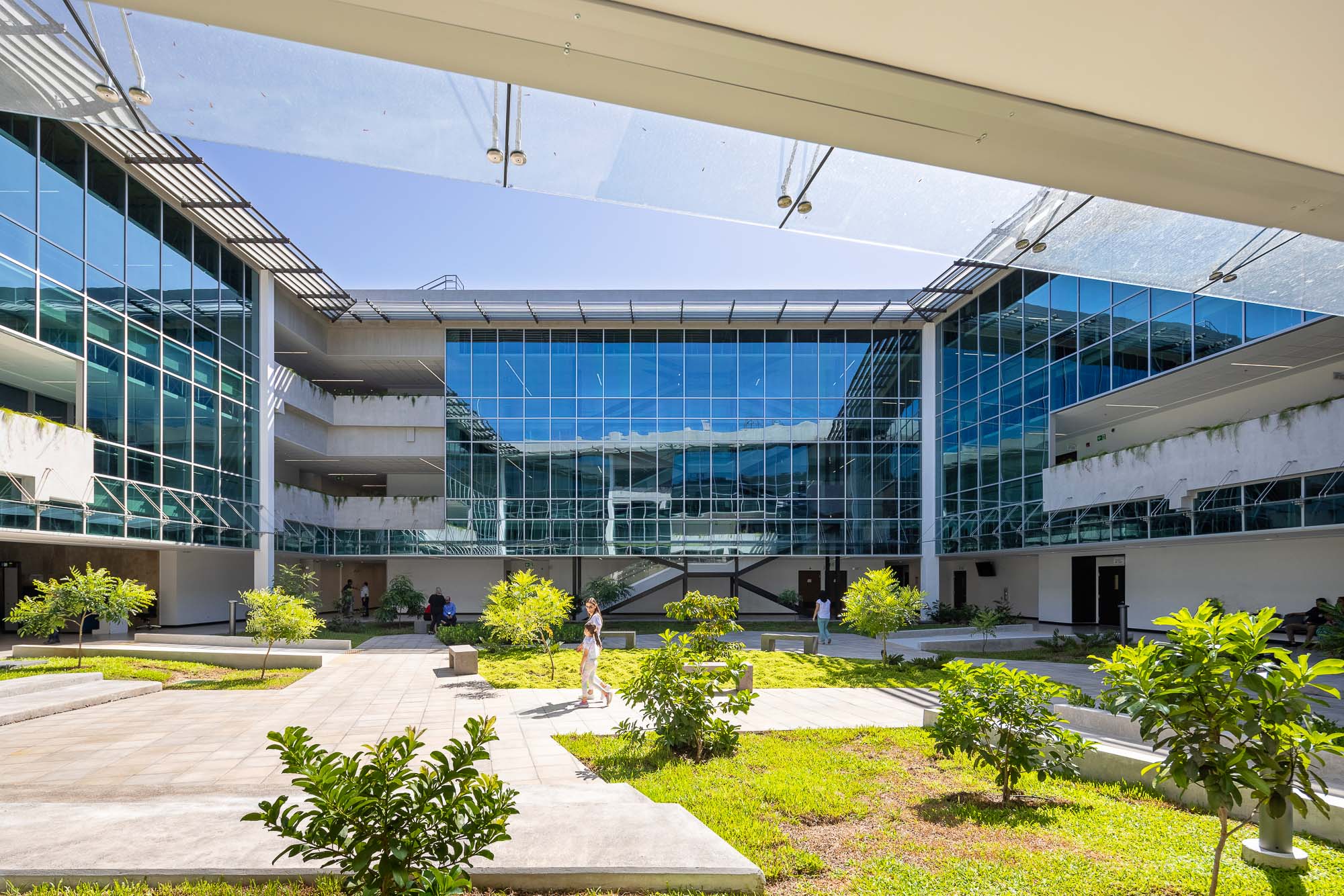 Poder Judicial Puntarenas courtyard