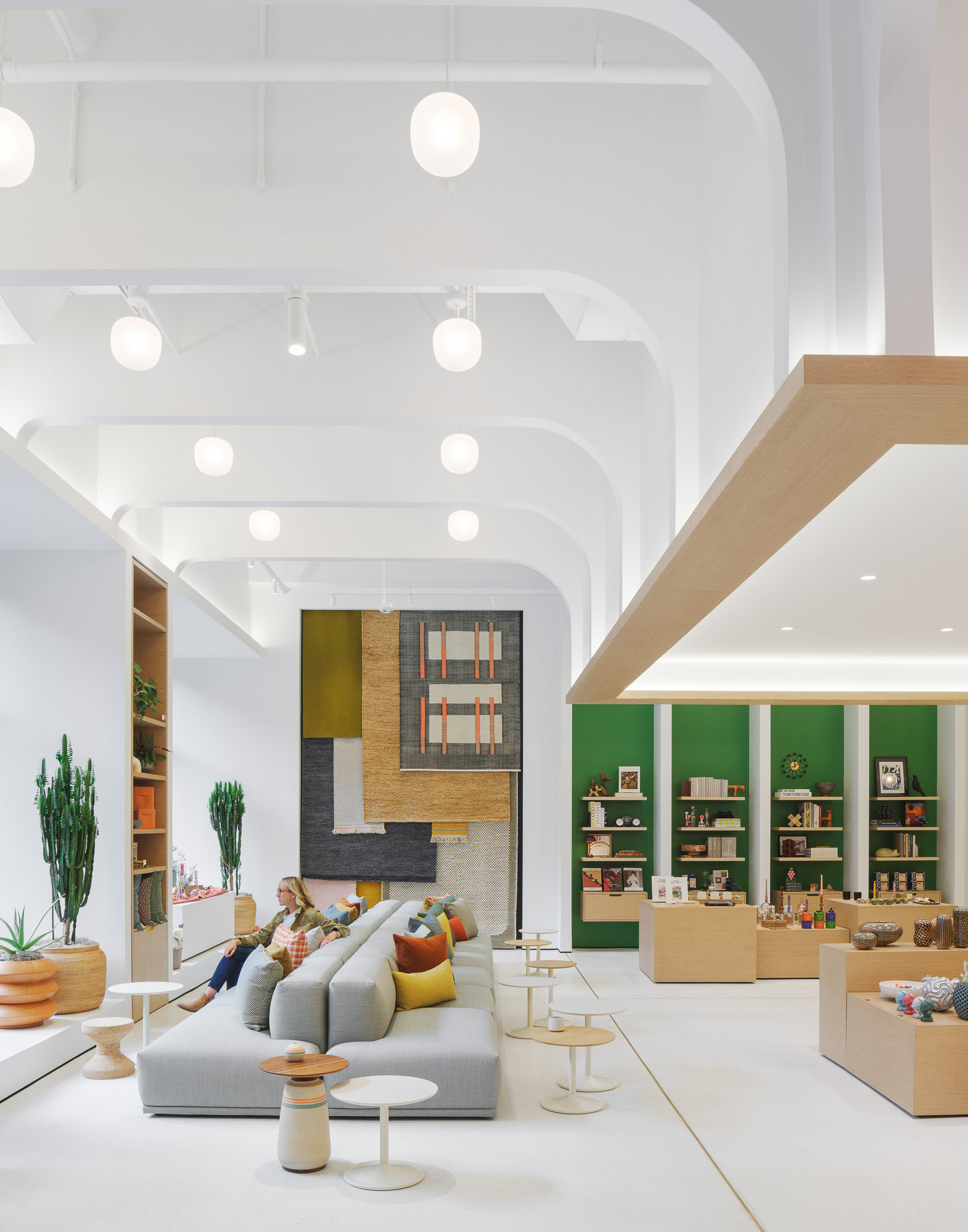 Adorn retail space with green accent wall