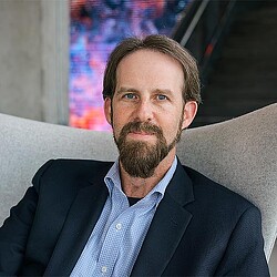 Edward Muth headshot