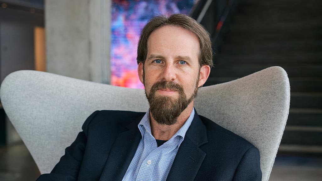 Edward Muth headshot